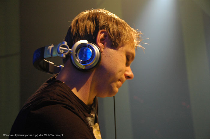 Armin_272